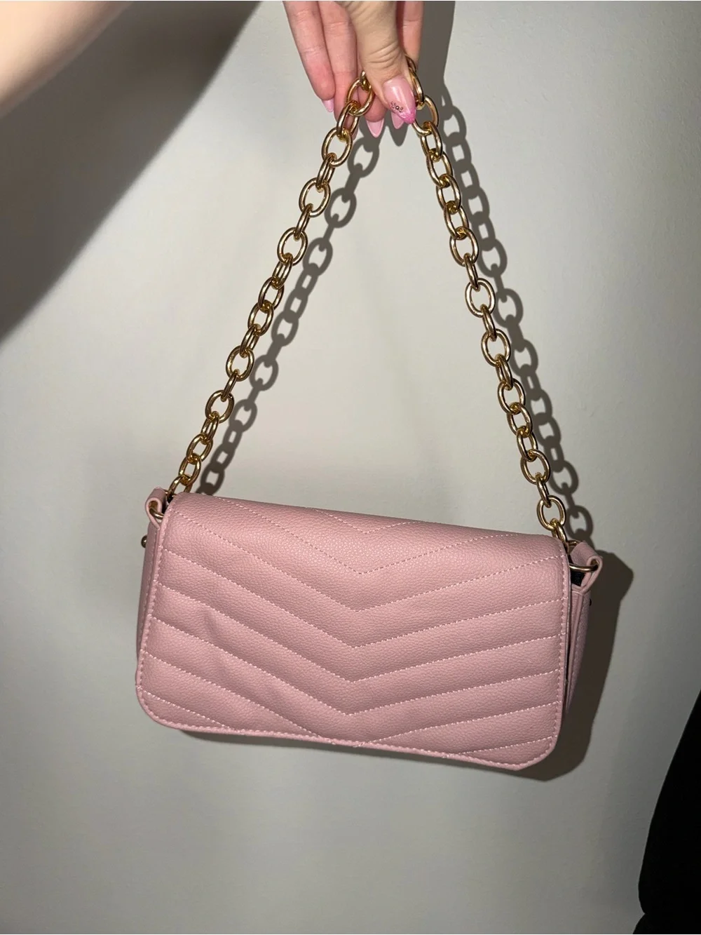 Pink Magnetic gold-Chain Shoulder Bag